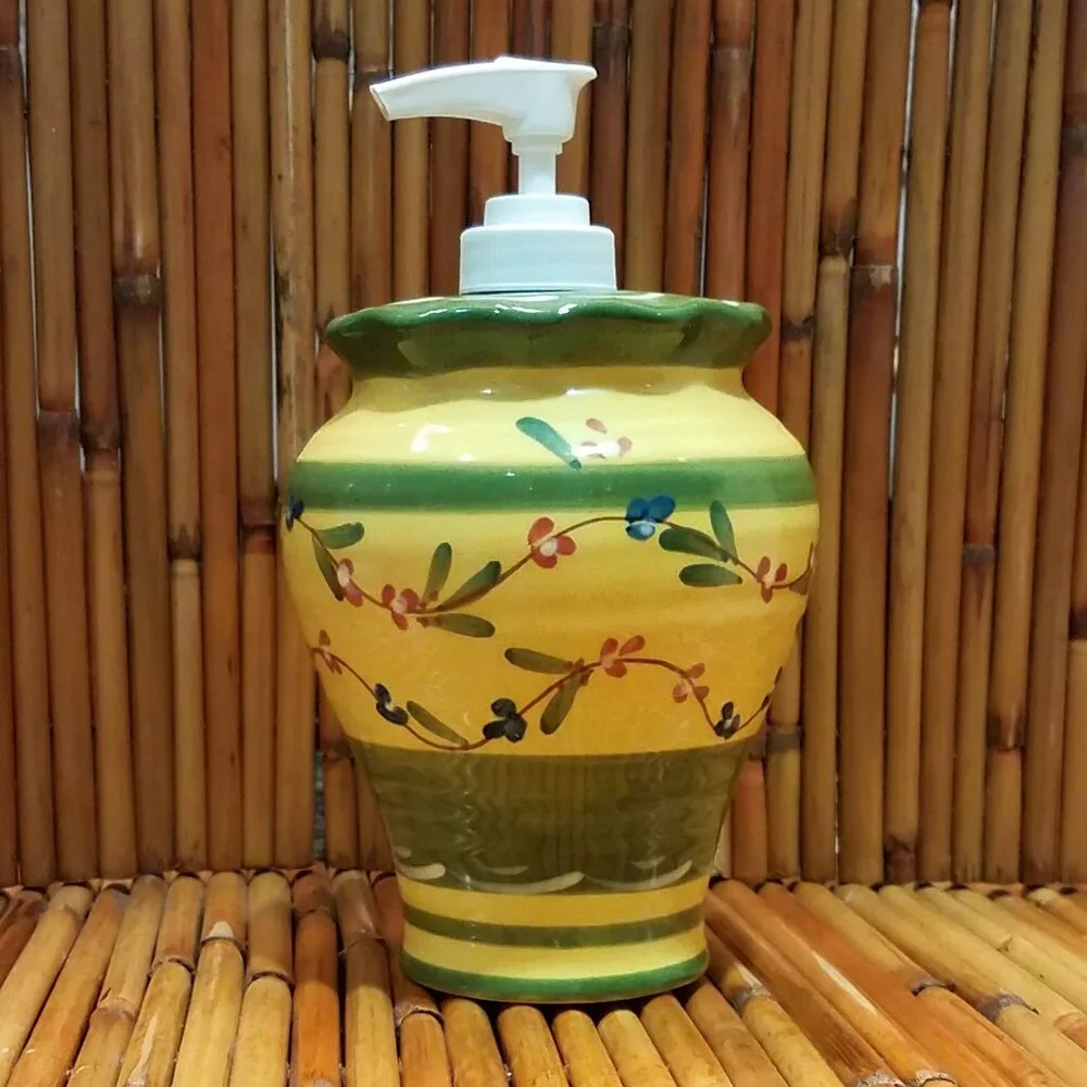 Retro Bathroom Accessory Set - Picture 2 of 8